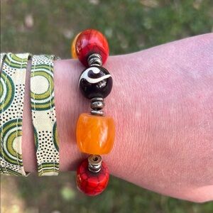 Vintage Bakelite stretch Colorful Beaded Bracelet